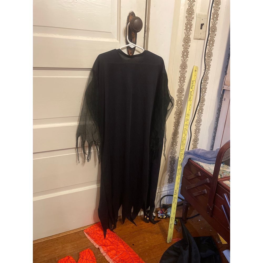 Kids witches costume with spider web‎ details